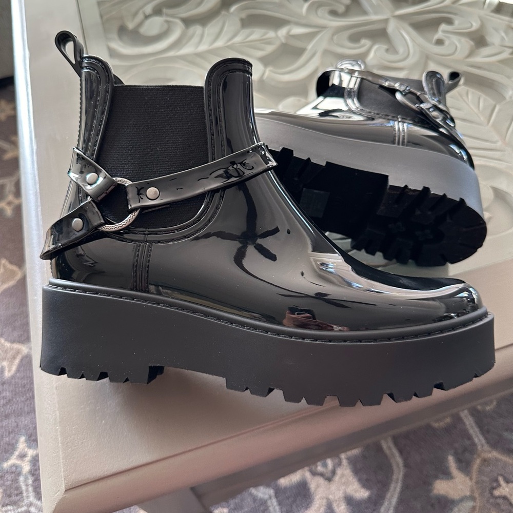 Black Chelsea Lug Sole Boots by Zodiac, “Carter”, Wms. Sz. 10, Brand New!